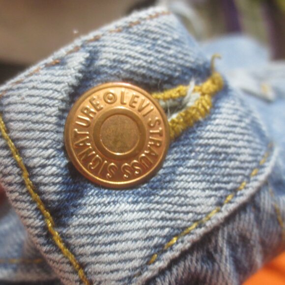 Levi's Men's Signature Boot Cut Denim Jeans - Size 40 x 32. - Picture 12 of 12